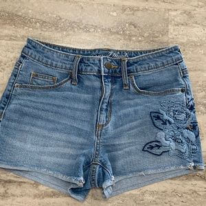 Universal Thread jean shorts 0/25R